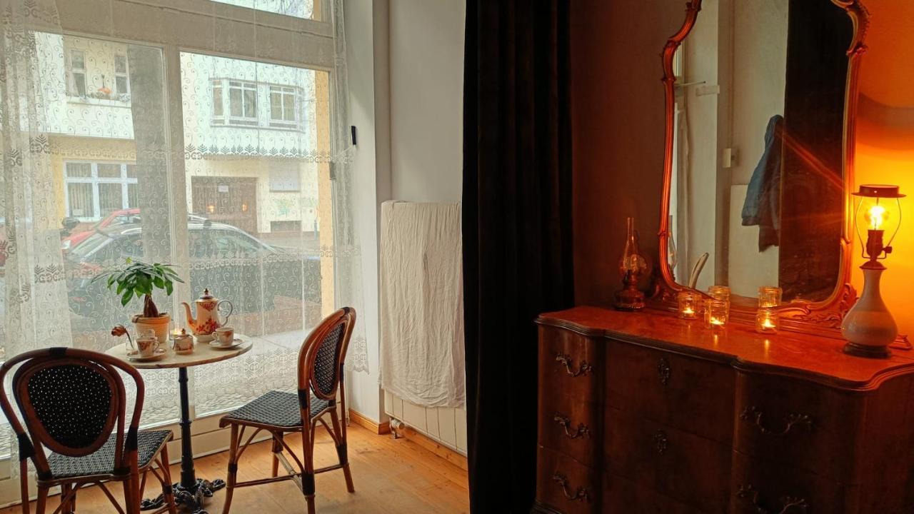 La Vie En Rose: Elegance And Art * Berlijn